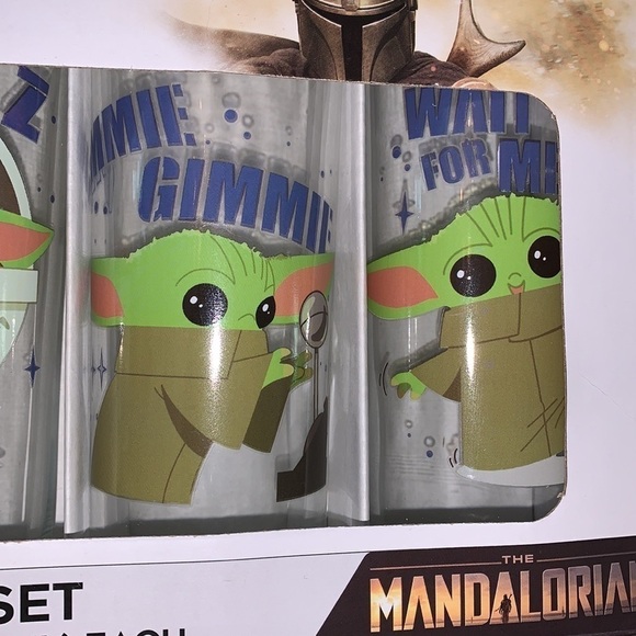 Disney Star Wars the mandalorian glasses set! - Picture 3 of 3